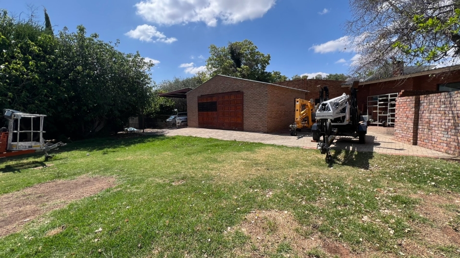 4 Bedroom Property for Sale in Langenhovenpark Free State